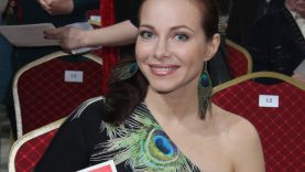 sovsem-drugoy-chelovek-vot-kak-vyglyadit-47-letnyaya-zvezda-brigady-ekaterina-guseva-bez-makiyaja